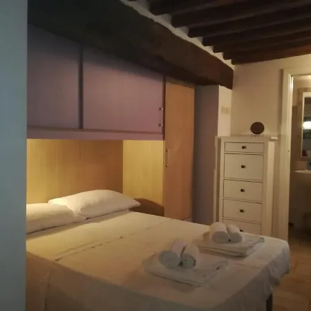 Apartment Dimora Storica Angolo Piazza Del Campo *
